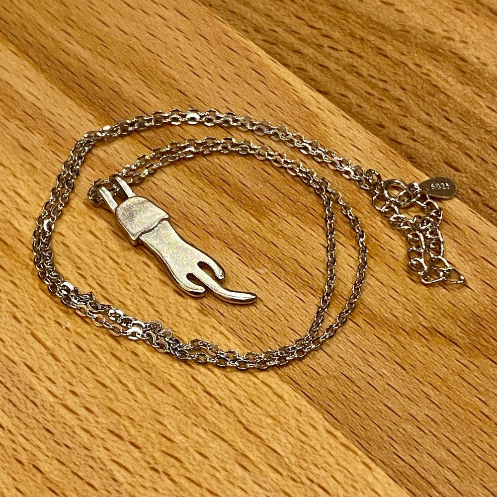 New small silver cat necklace